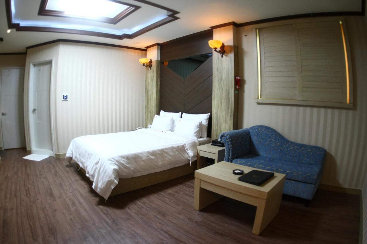 Metro Pol Tourist Hotel Pyeongtaek Habitación foto
